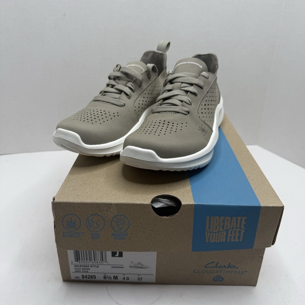 Clarks Solevana Style Pale Green Sneakers Womens 6.5 M Leather 26184289 New